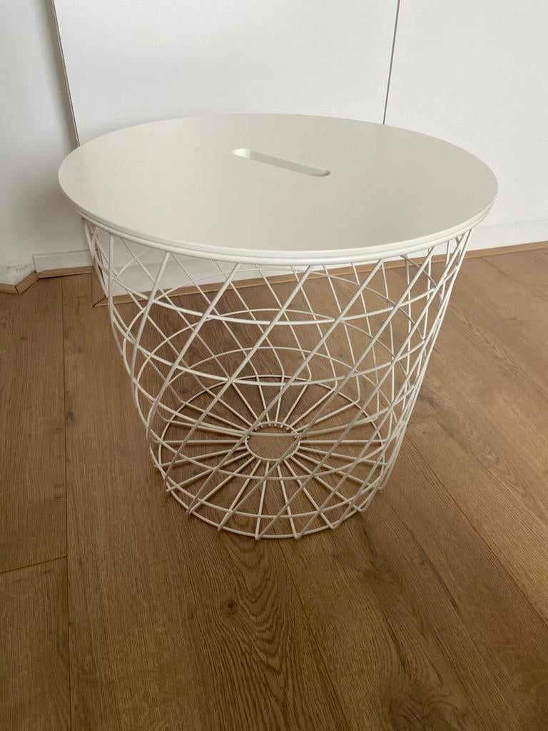 Witte metalen bijzettafel/opbergmand IKEA, Minder dan 55 cm, Metaal of Aluminium, Rond, Zo goed als nieuw