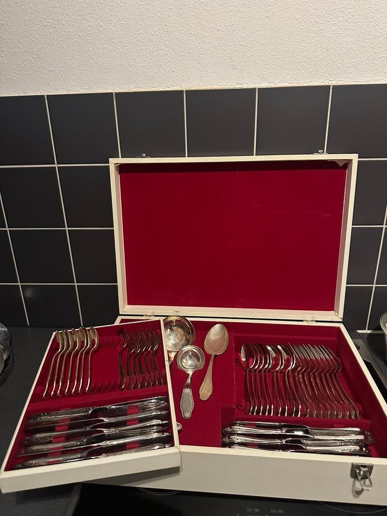 Bestek set Sola, Huis en Inrichting, Keuken | Bestek, Ophalen of Verzenden, Zo goed als nieuw