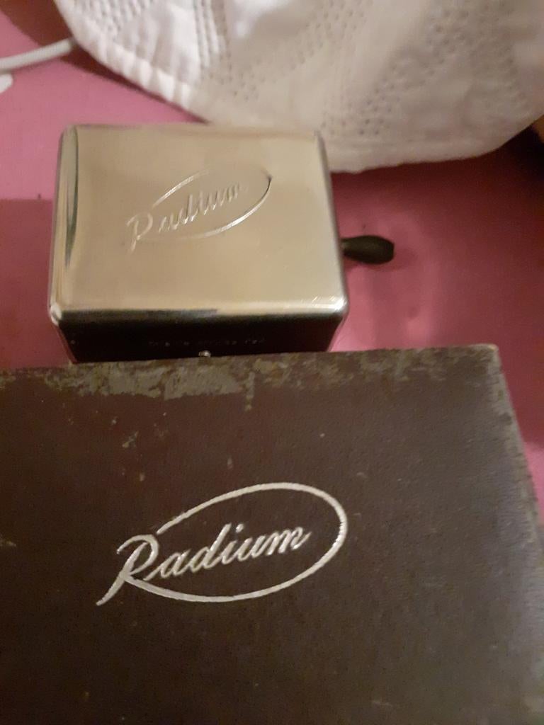Antiek RADIUM scheermes slijper doos beschrijving 1920, Ophalen of Verzenden