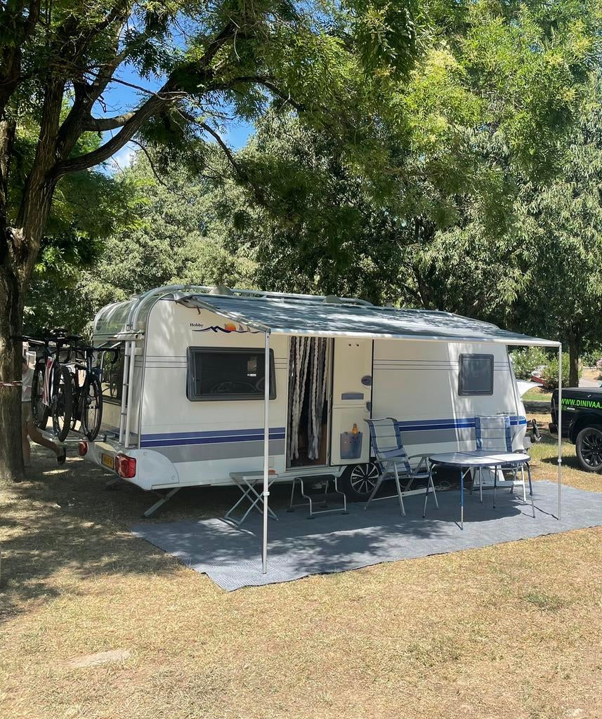 Hobby Excellent Easy 495, Caravans en Kamperen, Caravans, Particulier, tot en met 4, Rondzit, Hobby, Frans bed, 6 tot 7 meter