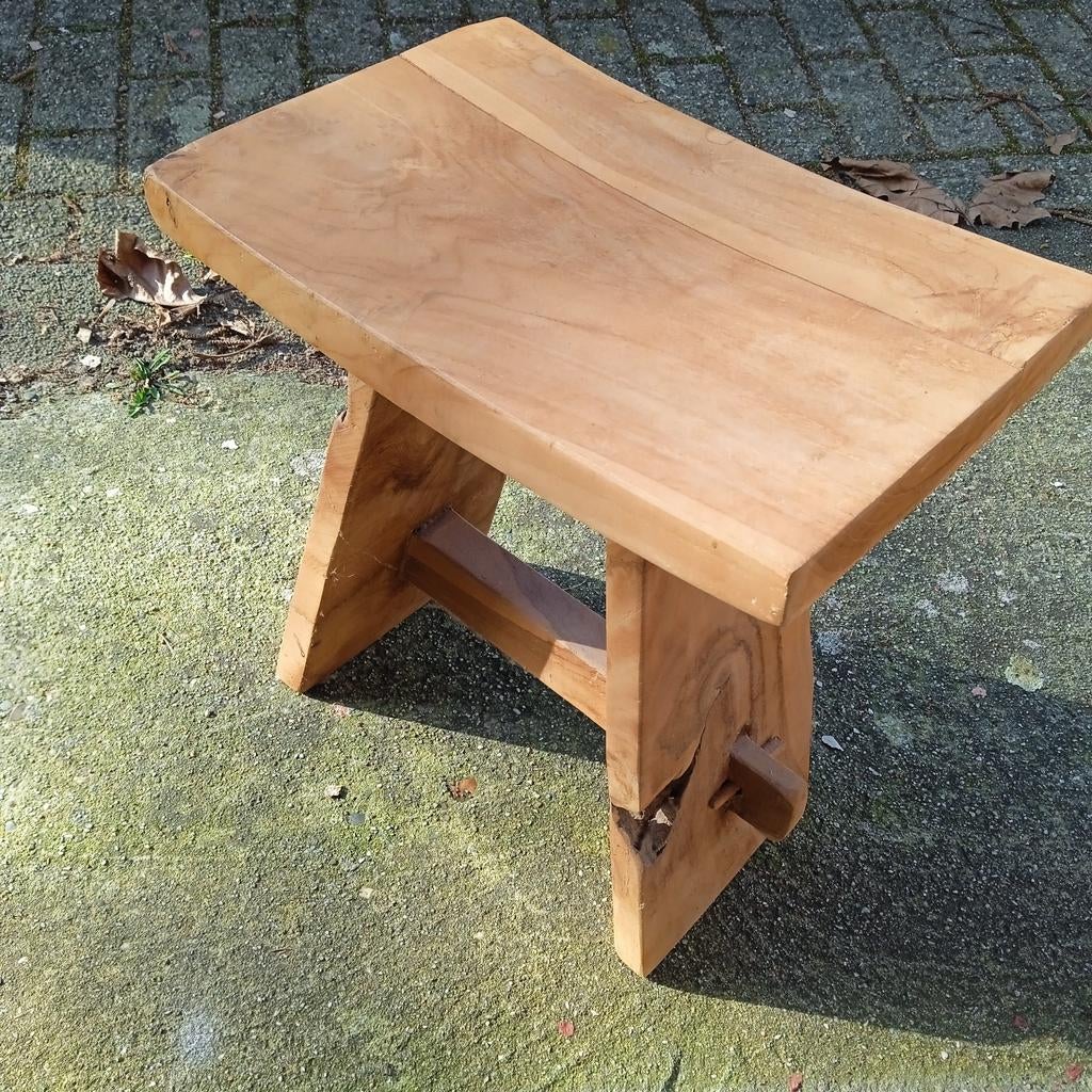 Robuust houten krukje, Ophalen of Verzenden, Zo goed als nieuw, Hout