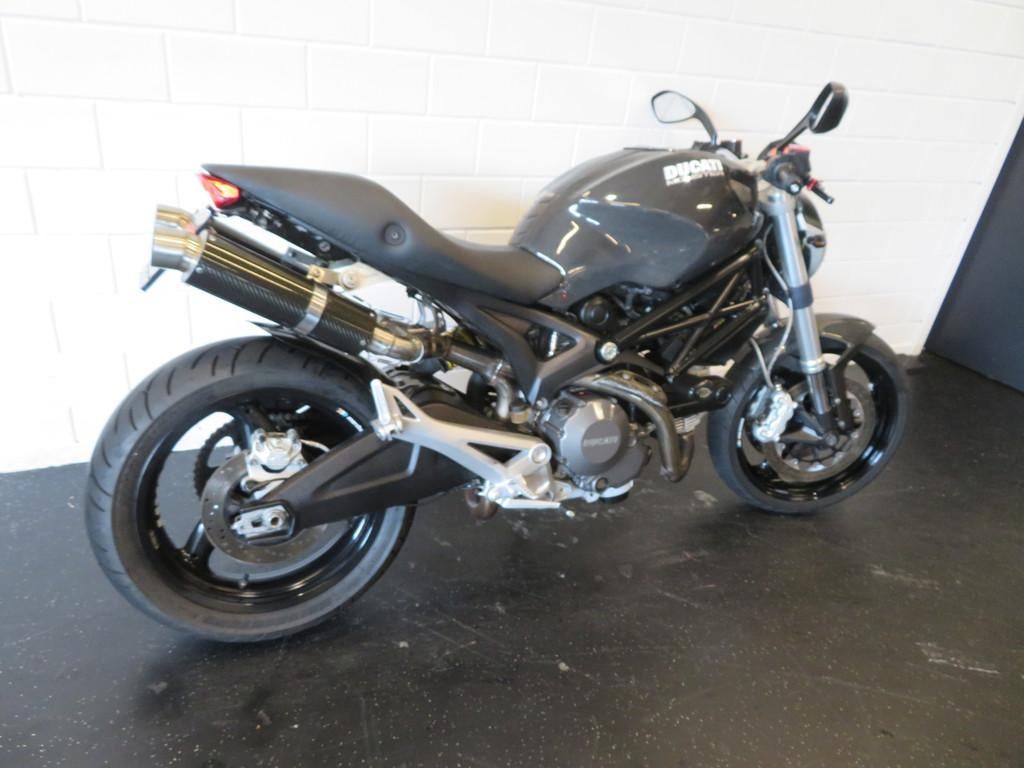Ducati MONSTER 696 CARBON VERSIE PERFECT! (bj 2009) - foto 3