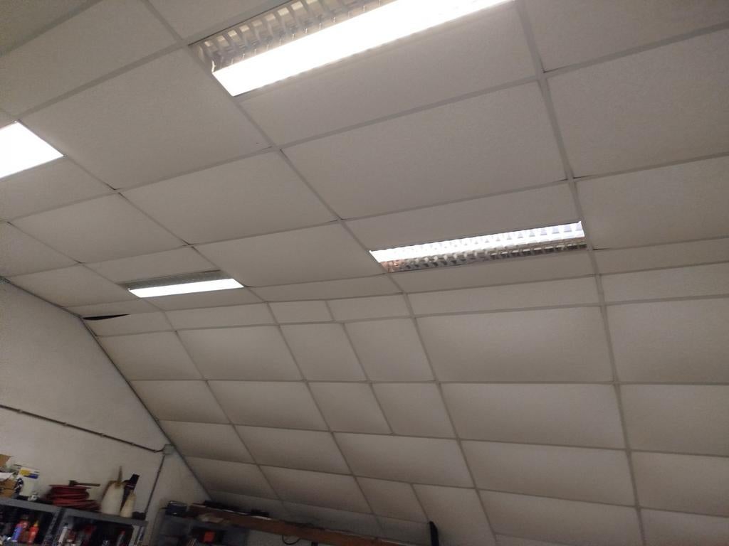 Plafondplaten met lichtbakken en aluminium raggels, Ophalen, Gebruikt