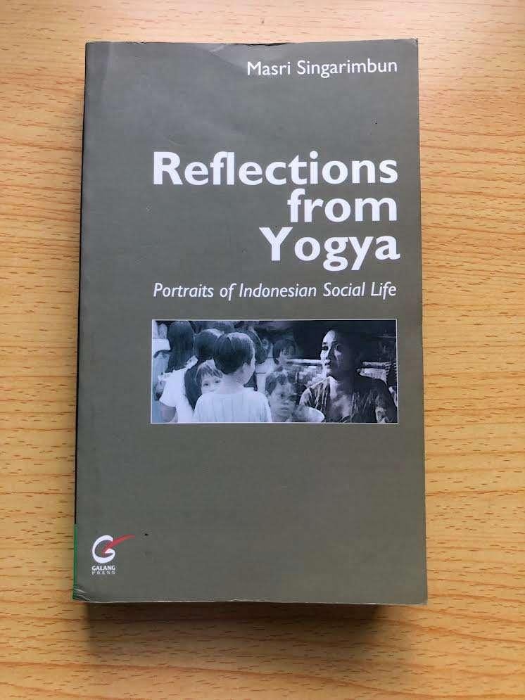 Verzameling columns over het leven in Indonesië, Ophalen of Verzenden, Zo goed als nieuw, Masri Singarimbun