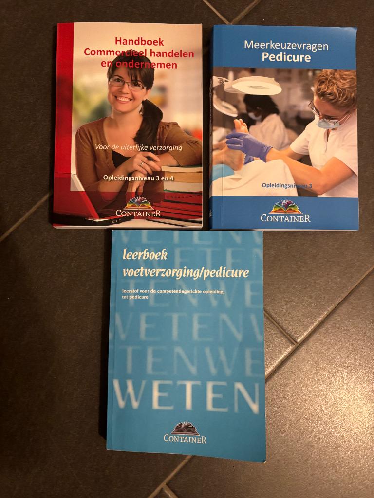 Pedicuur boeken, Ophalen, Zo goed als nieuw