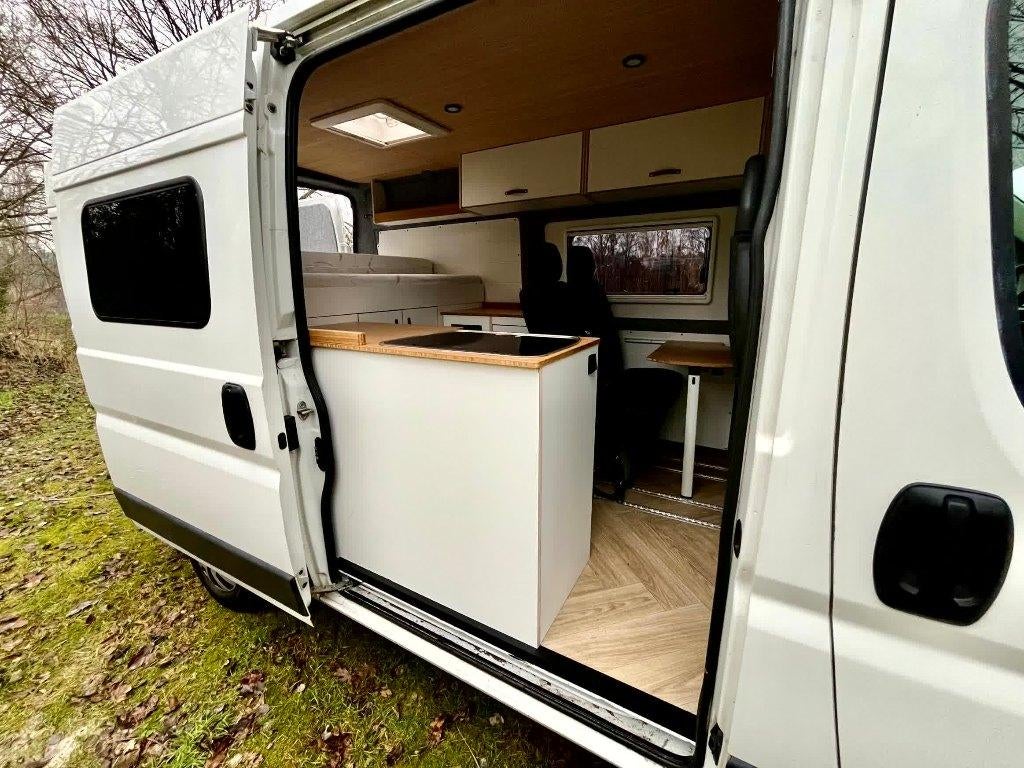 Camper L2H2 - Euro 6 - 5 zitpl - lengtebed, Caravans en Kamperen, Overige merken, Buscamper of Camperbus, Tot en met 2, Bedrijf