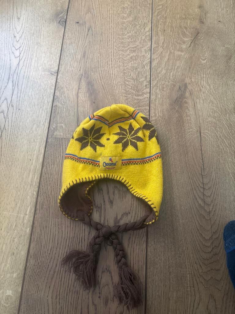 Gele Chocomel muts, Ophalen of Verzenden, Zo goed als nieuw