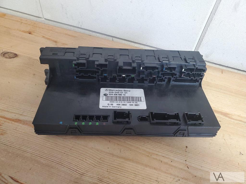 Mercedes C klasse W203 zekeringkast achter SAM 2095450101, Auto-onderdelen, Ophalen of Verzenden, Gebruikt, Mercedes-Benz