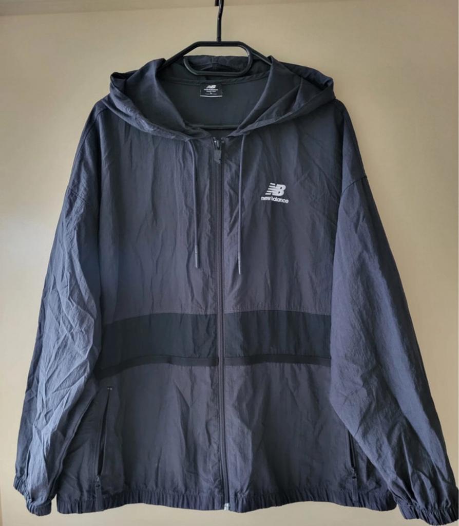 New Balance KWay Jas, Ophalen of Verzenden, Zo goed als nieuw, Maat 52/54 (L), Zwart