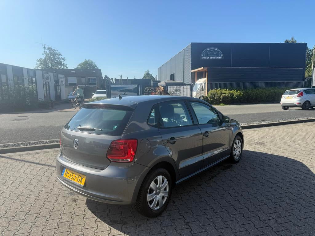 Volkswagen Polo 1.2 51KW 2010 Grijs, Auto's, Voorwielaandrijving, 40 €/maand, 1198 cc, Handgeschakeld