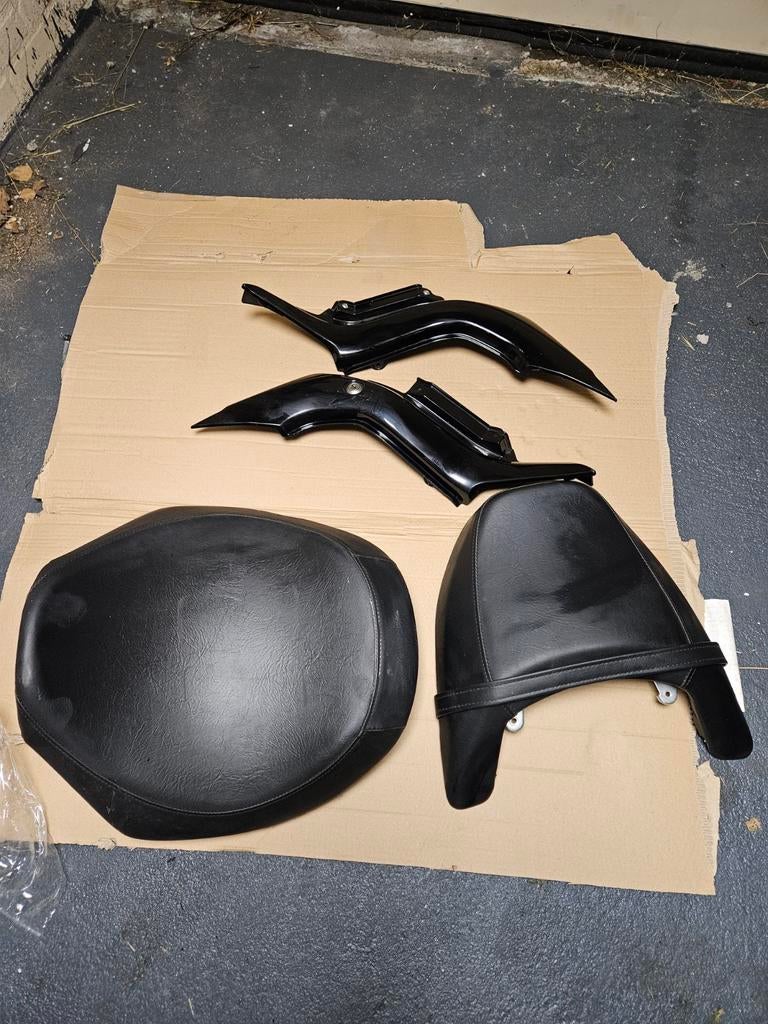 Intruder 1800R Achterspatbord & Zittingen, Ophalen, Gebruikt