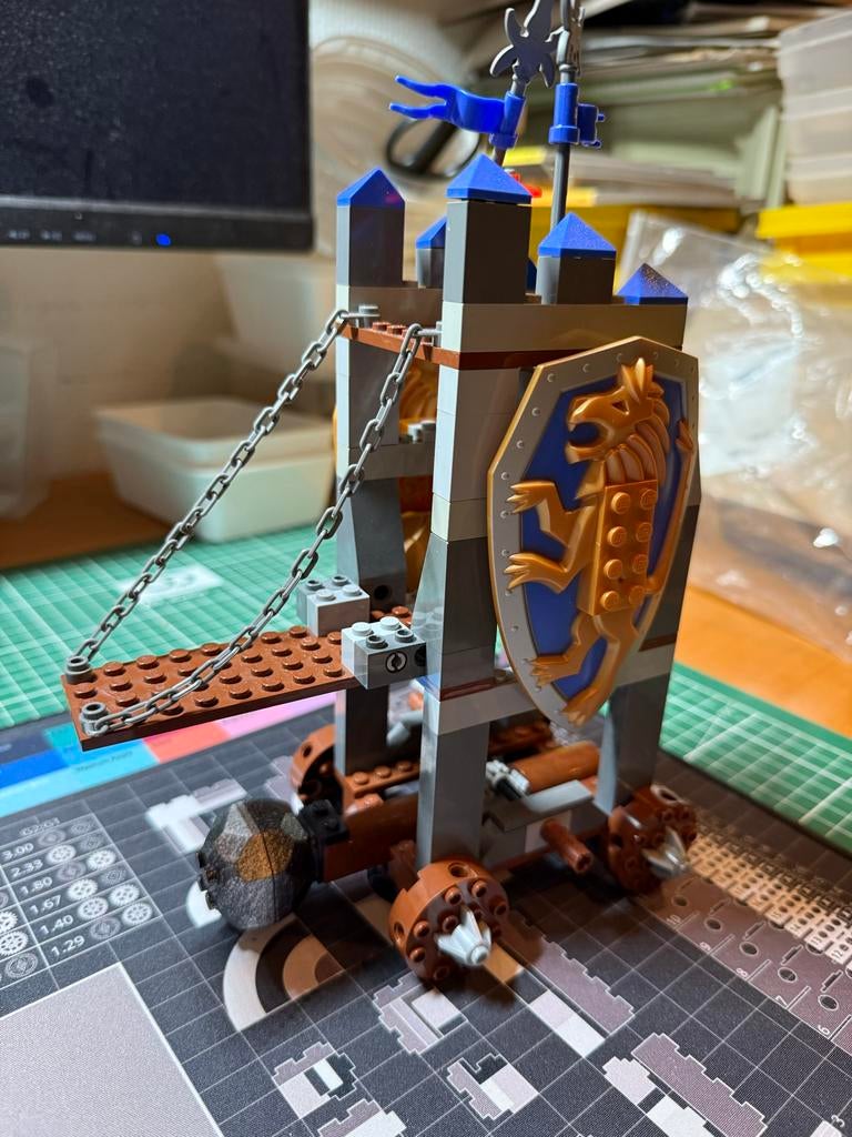 Lego 8875 Knights' Kingdom II Kings Siege Tower - Compleet, Ophalen of Verzenden, Gebruikt, Complete set, Lego