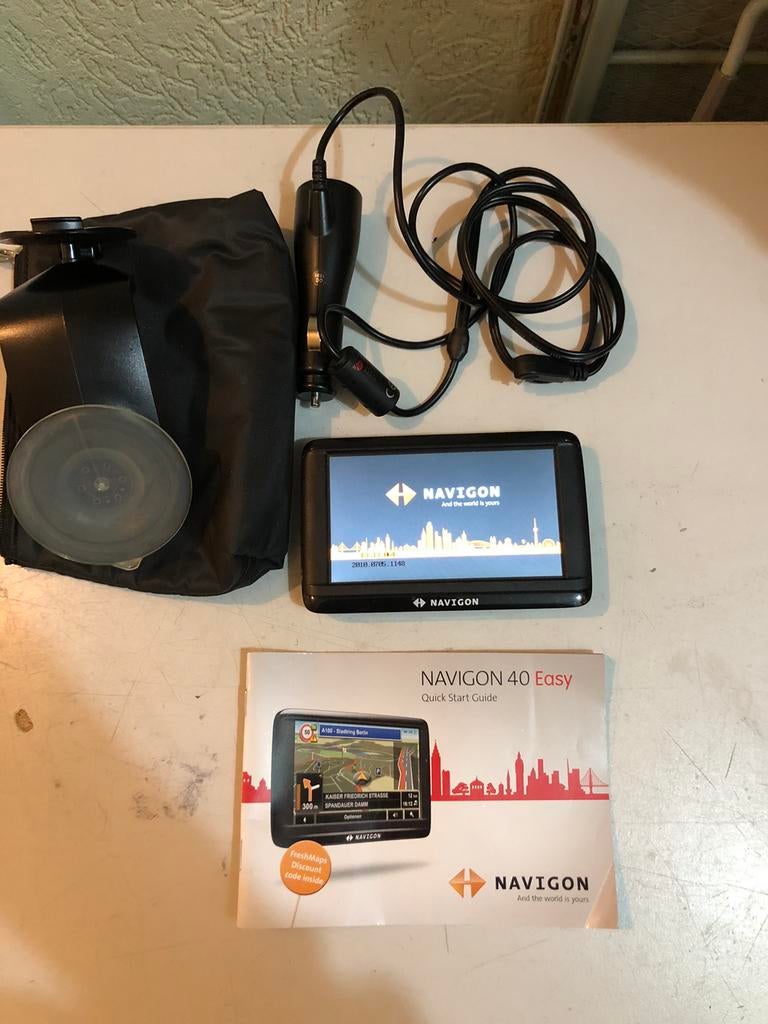 COMPLETE NAVIGON 40 EASY DASHBOARD NAVIGATIE EUROPA GARMIN, Ophalen of Verzenden, Zo goed als nieuw