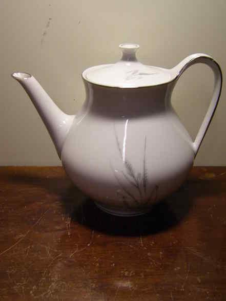 Theepot met zilver motief, Overige typen, Ophalen of Verzenden, Zo goed als nieuw, Overige stijlen