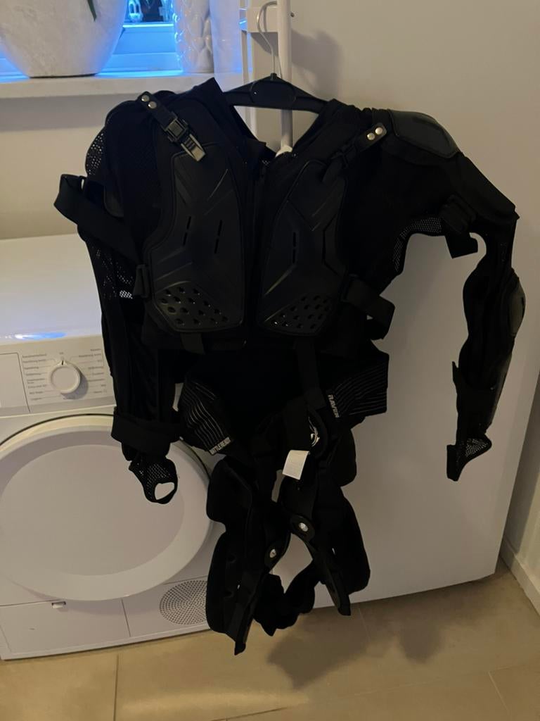 Bodyprotector maat M, Ophalen