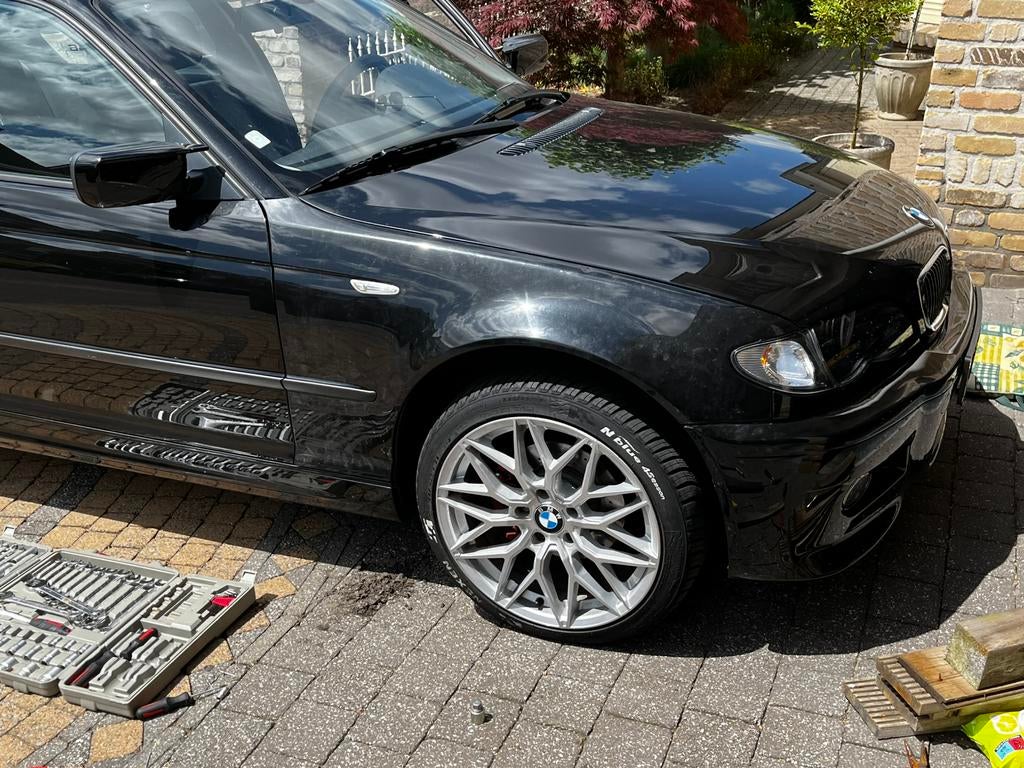 Spatbord rechts voor bmw e46 sedan facelift mettalic zwart, Auto-onderdelen, Carrosserie en Plaatwerk, Ophalen, Voor, BMW, Spatbord