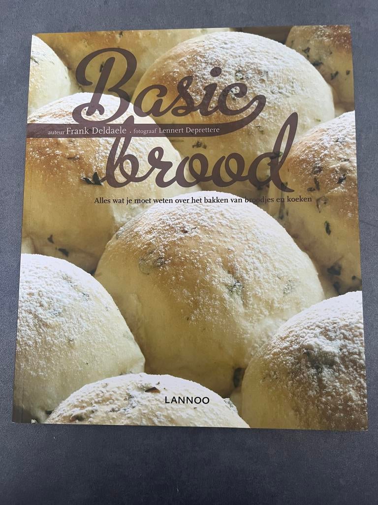 Basic Brood - Alles over brood bakken!, Boeken, Kookboeken, Hoofdgerechten, Vegetarisch, Ophalen of Verzenden, Zo goed als nieuw