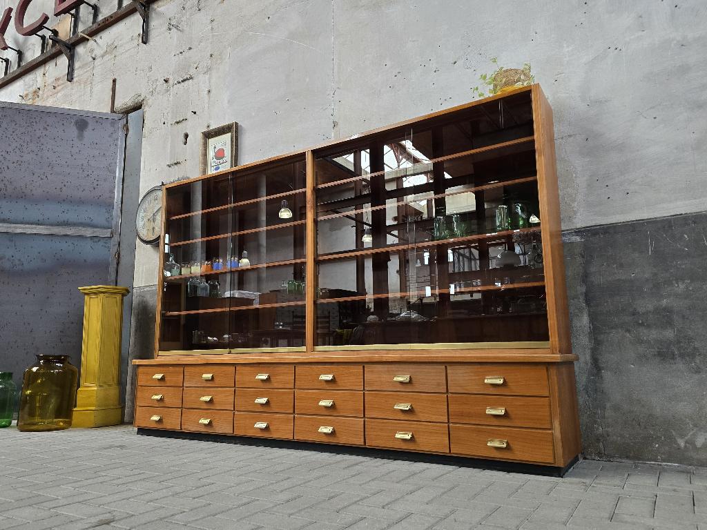 XL Duitse Apothekers Vitrine Kast | Grote Vitrinekast Laden