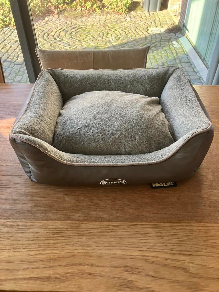 Scruffs Chateau orthopedische hondenmand voor kleinere hond, Ophalen, Gebruikt, Stof