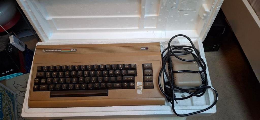 Commodore 64 - Bijna Nieuwstaat!, Computers en Software, Vintage Computers, Ophalen of Verzenden, Commodore