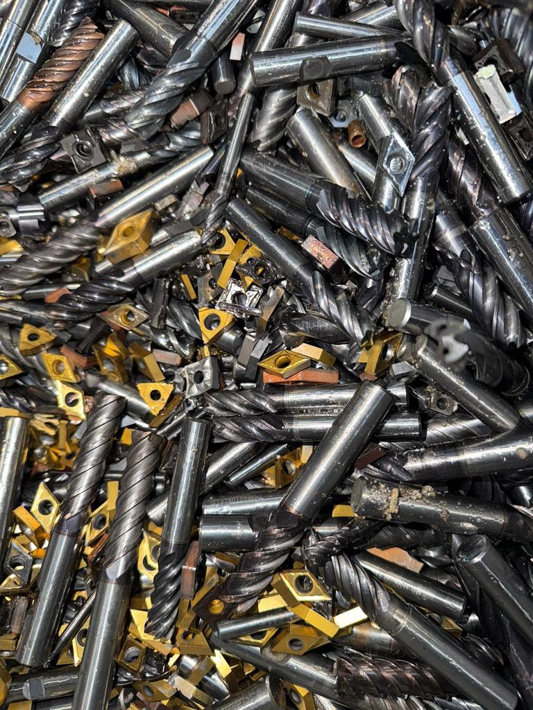 Gezocht.!! hardmetaal widia 80 euro per kilo..!!, Ophalen, Overige metalen