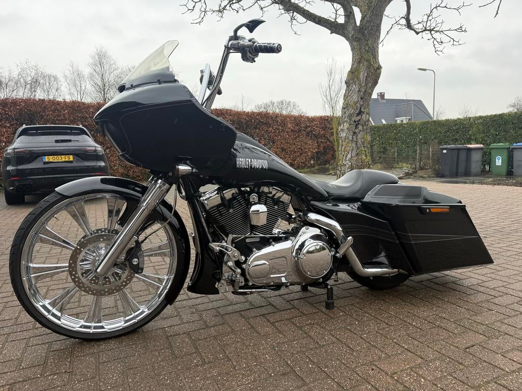 Harley Davidson Road Glide - Custom!, 2 cilinders, Motorrijbewijs A, Particulier, Meer dan 35 kW