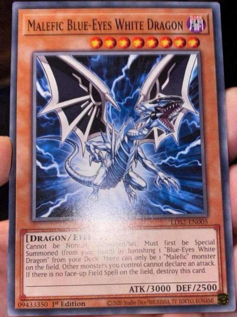 Yu-Gi-Oh! Malefic Blue Eyes White Dragon LDS2 1st !, Hobby en Vrije tijd, Verzamelkaartspellen | Yu-gi-Oh!, Verzenden, Zo goed als nieuw