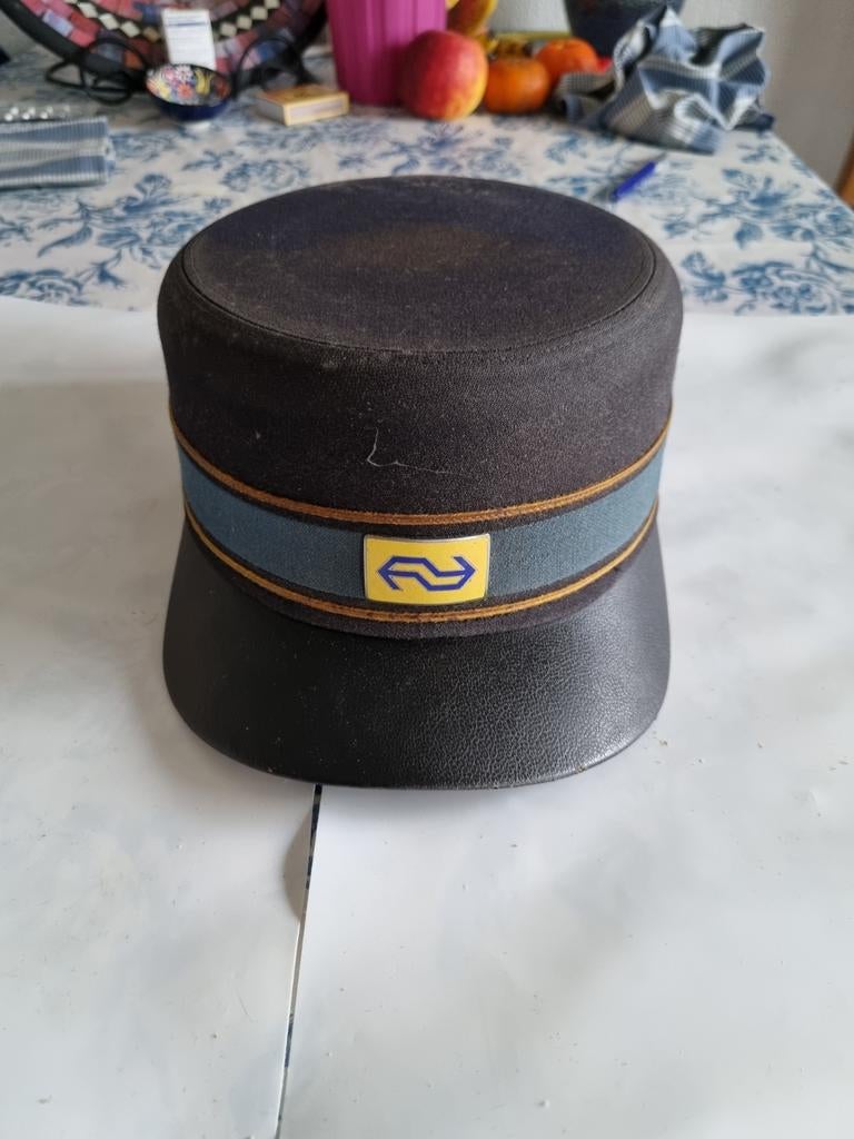 Nederlandse Spoorwegen: ik denk een conducteurs pet, Ophalen of Verzenden, Gebruikt, Trein, Overige typen