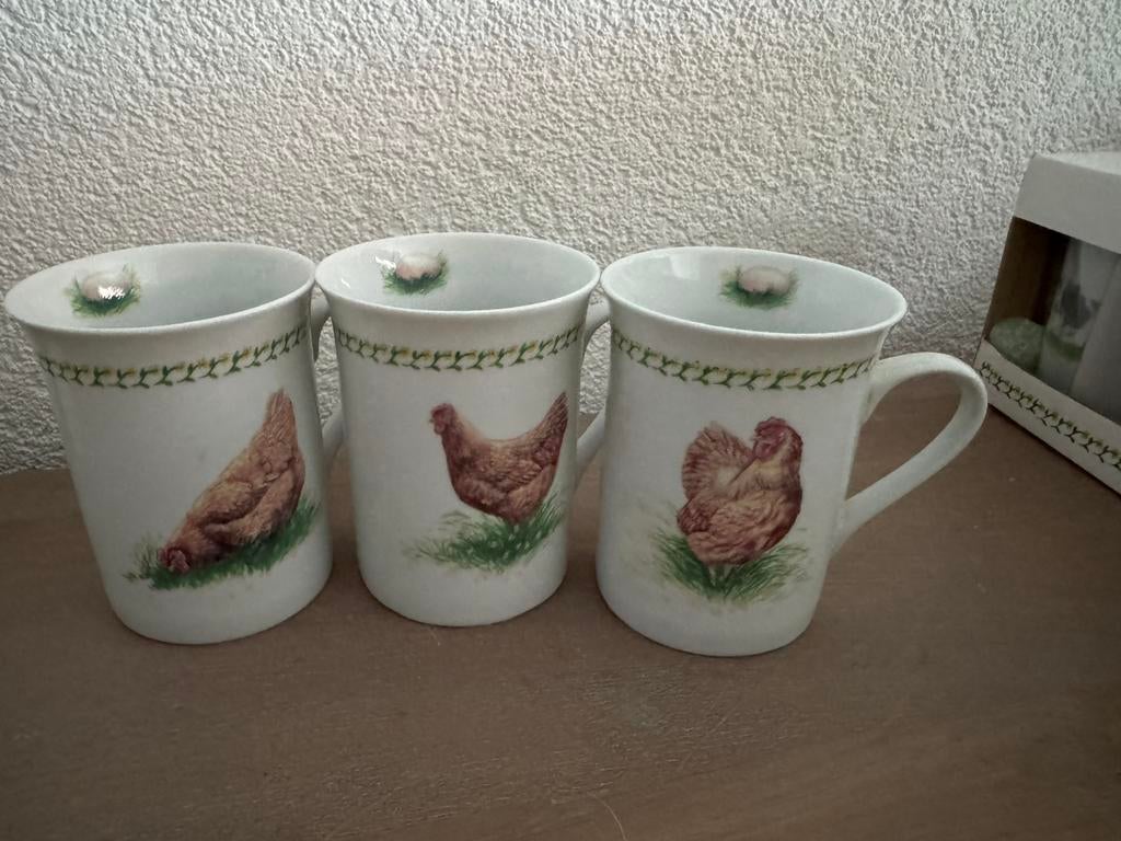 3 theo kip mokken, Huis en Inrichting, Keuken | Servies, Ophalen of Verzenden, Overige stijlen, Kop(pen) en/of Schotel(s)