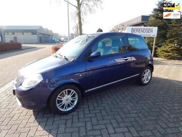 Lancia Ypsilon 1.4 Oro, Auto's, Lancia, Voorwielaandrijving, Gebruikt, 4 cilinders, Origineel Nederlands