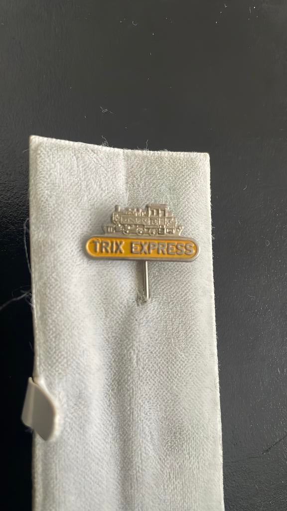 Vintage Trix Express trein speldje, Ophalen of Verzenden, Gebruikt, Trein, Overige typen