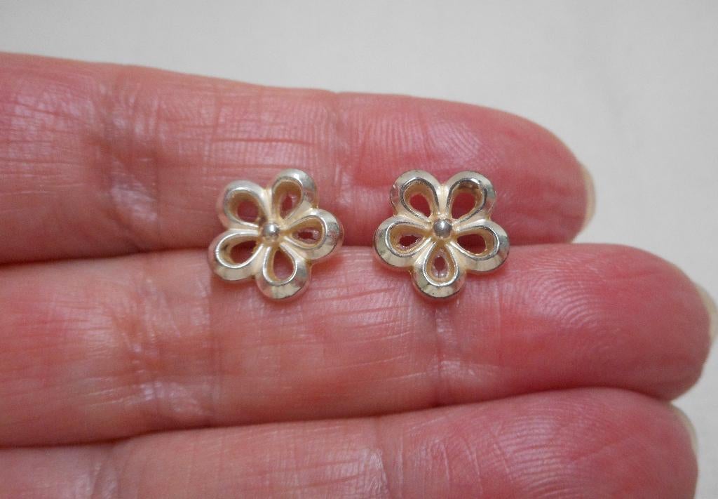 Zilveren vintage oorknoppen bloem nr.910