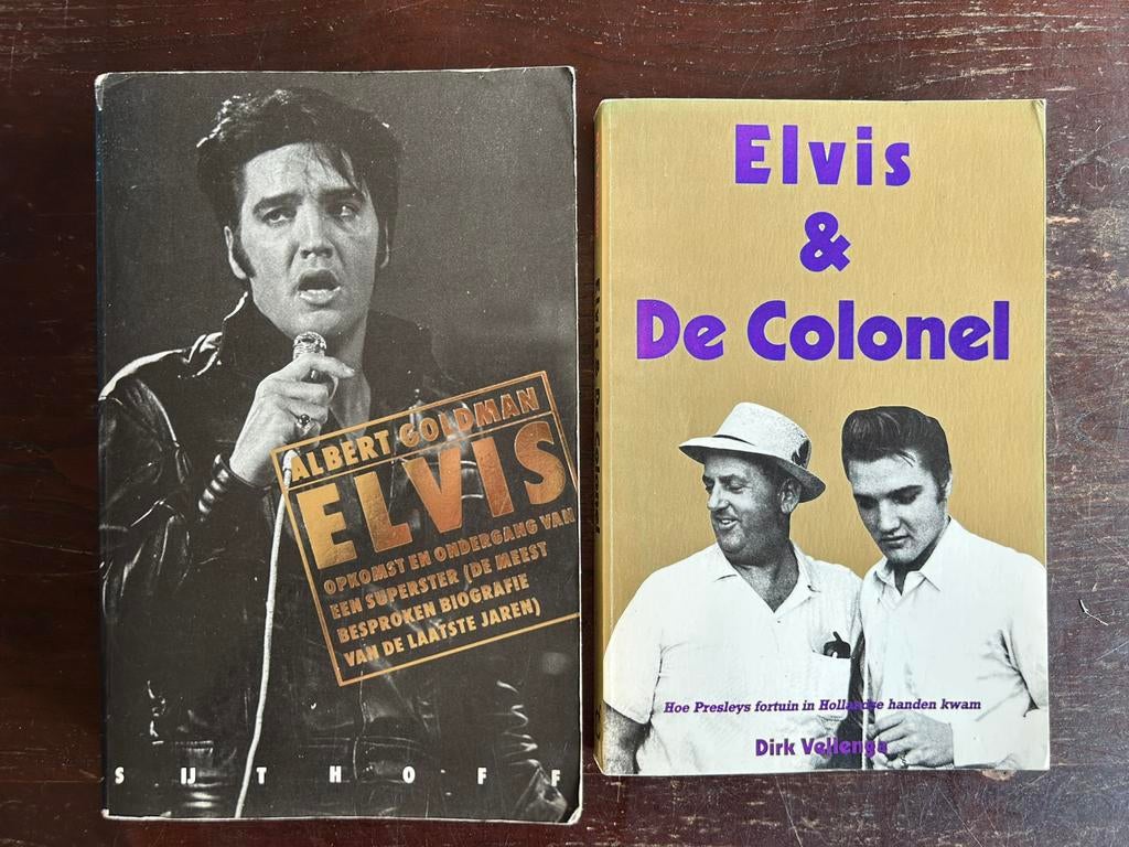 2x Elvis - Elvis Biografie + Elvis & De Colonel, Ophalen of Verzenden, Zo goed als nieuw