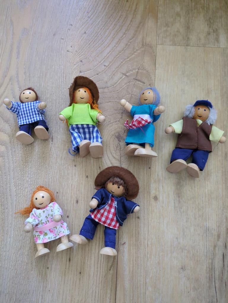 Houten Poppenhuis met Meubels en Poppetjes, Ophalen of Verzenden, Gebruikt, Poppenhuis