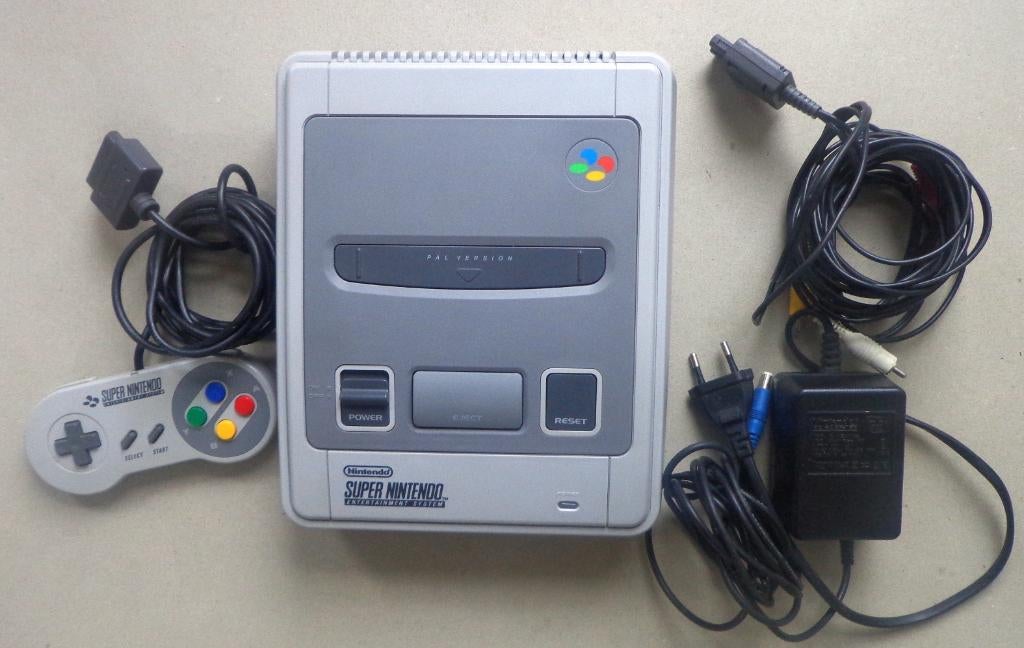 Super Nintendo + aansluitkabels + originele controller, Ophalen of Verzenden, Gebruikt, Met 1 controller
