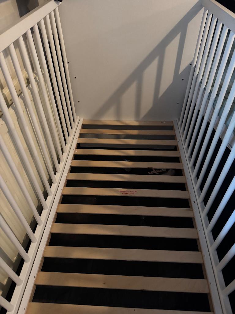 Baby bedje, Ophalen, Zo goed als nieuw, Ledikant