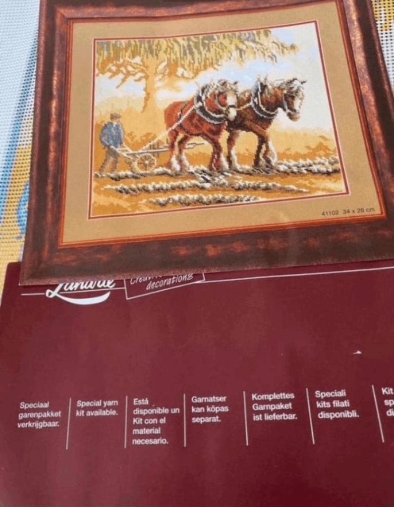 BORDUURPAKKET LANARTE PAARDEN OP AKKER, Verzenden, Nieuw, Handborduren, Borduurpakket