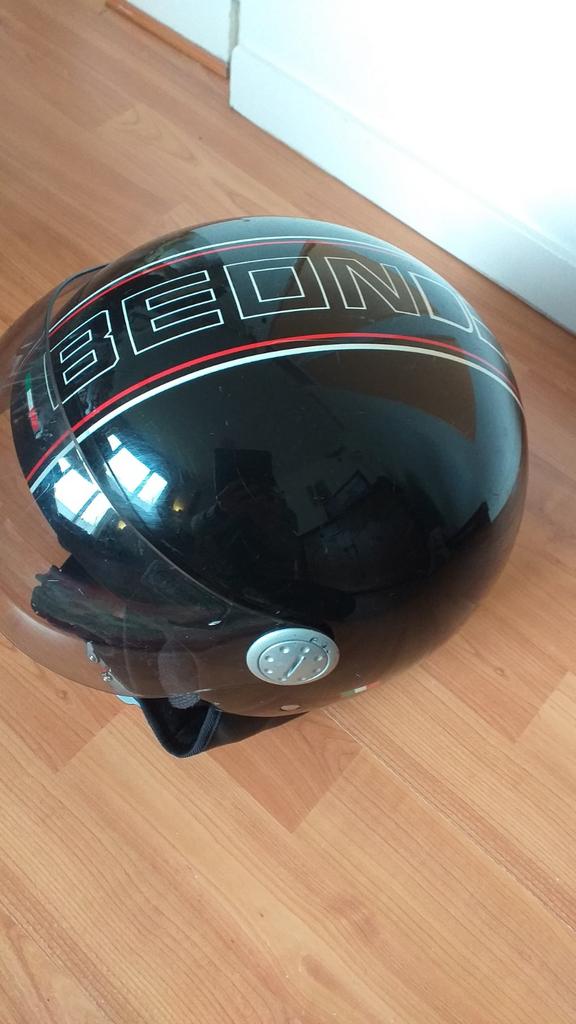 Helm be on design, Ophalen