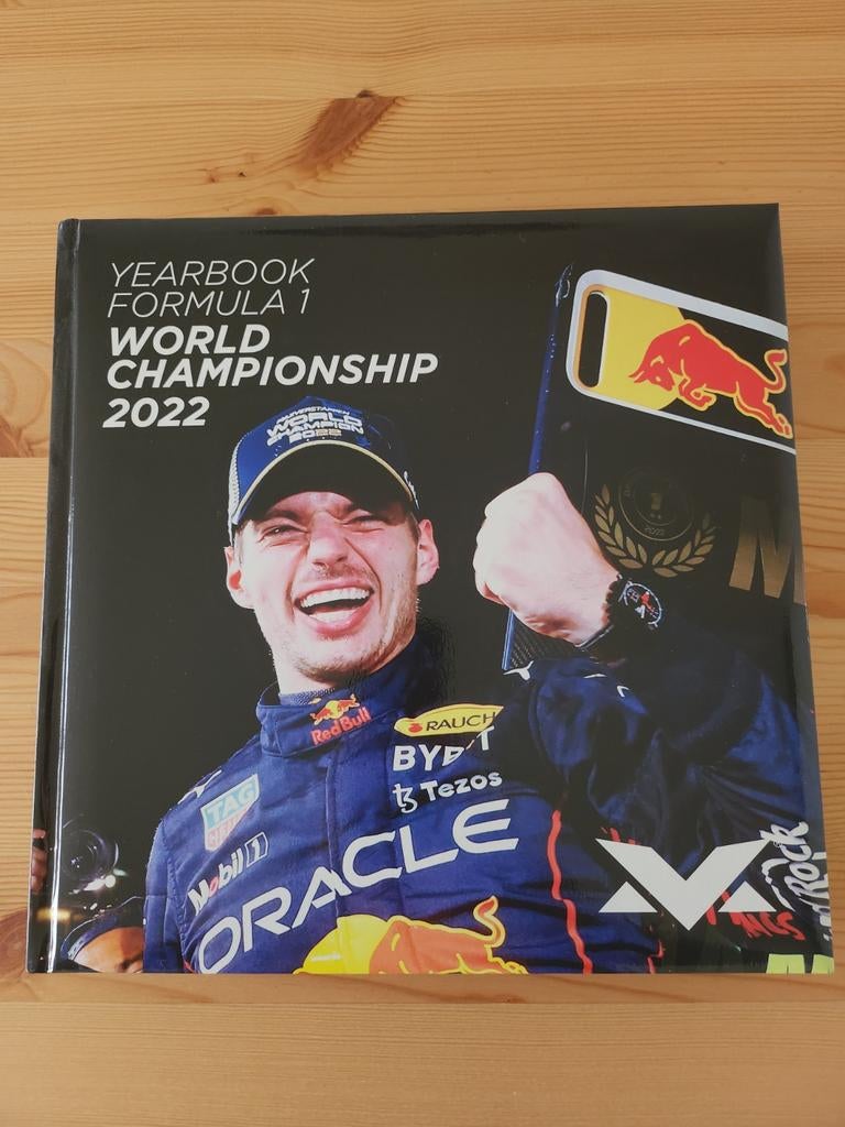 Formule 1 Jaarboeken 2021 & 2022 Max Verstappen, Ophalen, Zo goed als nieuw, Algemeen, Diverse auteurs