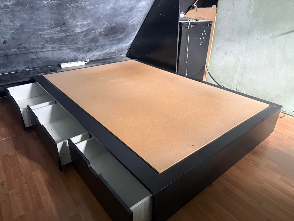 Bed met opbergladen aan beide kanten, Ophalen, Zo goed als nieuw, Tweepersoons