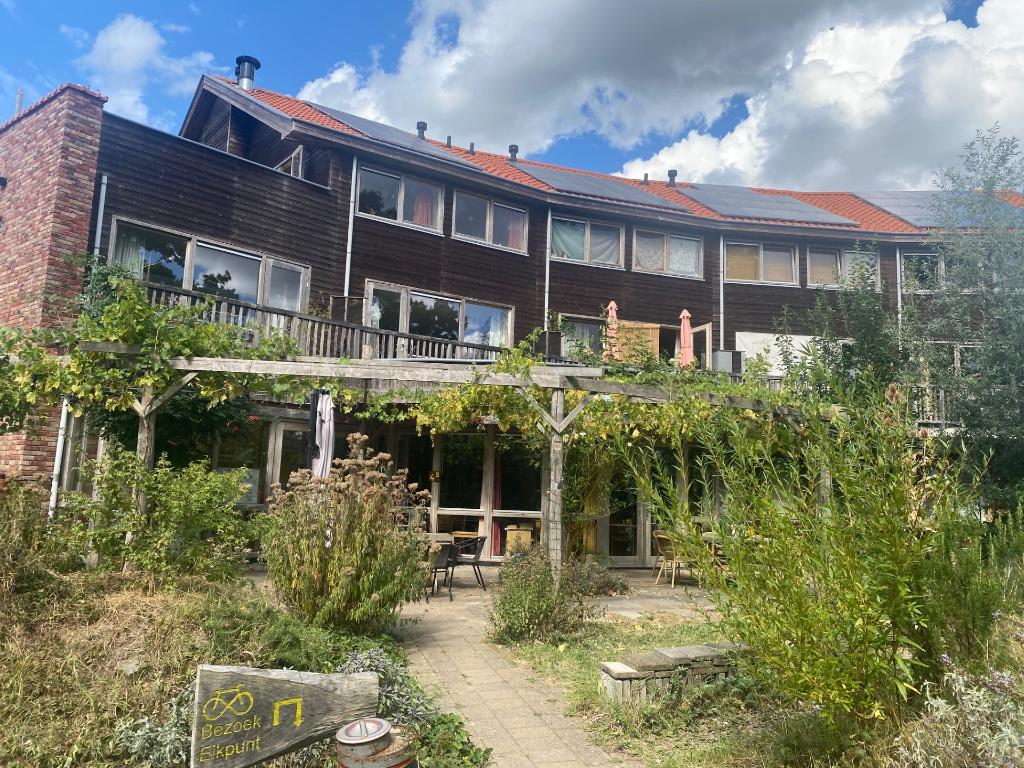 2 x2 Vierdaagsebed slaapplaatsen in rustige groene omgeving