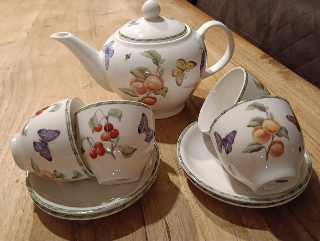 Janneke Brinkman fruit en flowers theepot met kop en schotel, Huis en Inrichting, Keuken | Servies, Ophalen, Keramiek, Zo goed als nieuw