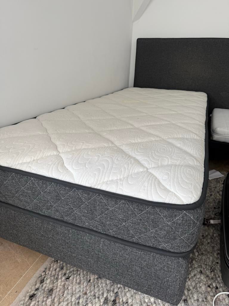 Grijze boxspring 190x210 - gratis ophalen uiterlijk morgen, Ophalen, 210 cm, Tweepersoons, Zo goed als nieuw