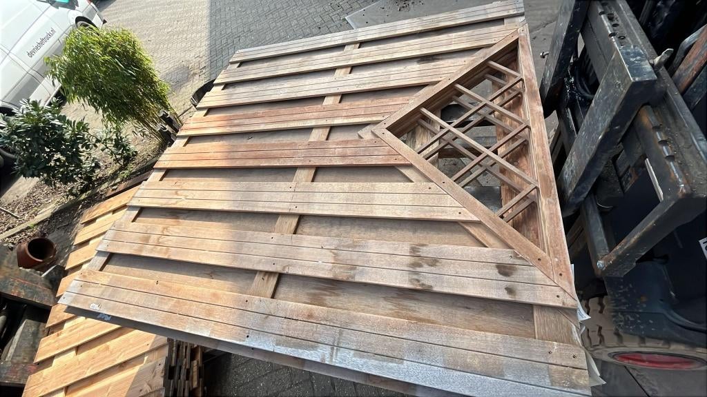schutting hardhout geschaafd met trellis driehoek 1800x1800, Ophalen, 1 tot 2 meter, Minder dan 3 meter, Zo goed als nieuw