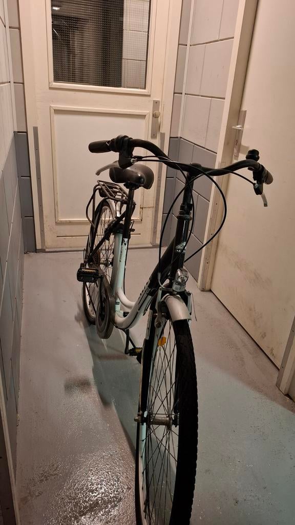 Altec stadsfiets zilver/wit met 5 versnellingen, Fietsen en Brommers, Fietsen | Dames | Damesfietsen, Gebruikt, Versnellingen