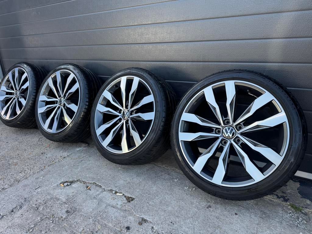 Originele Volkswagen T Roc R-line Suzuka 19 inch set, Auto-onderdelen, Banden en Velgen, 19 inch, Gebruikt, Banden en Velgen, Ophalen of Verzenden