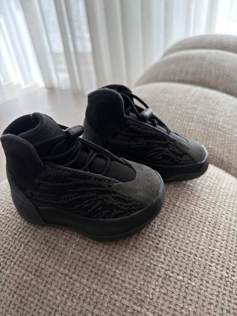 Adidas Yeezy Kids QNTM 'Onyx' high-top sneakers maat 20, Ophalen of Verzenden, Nieuw, Jongen of Meisje, Sportschoenen