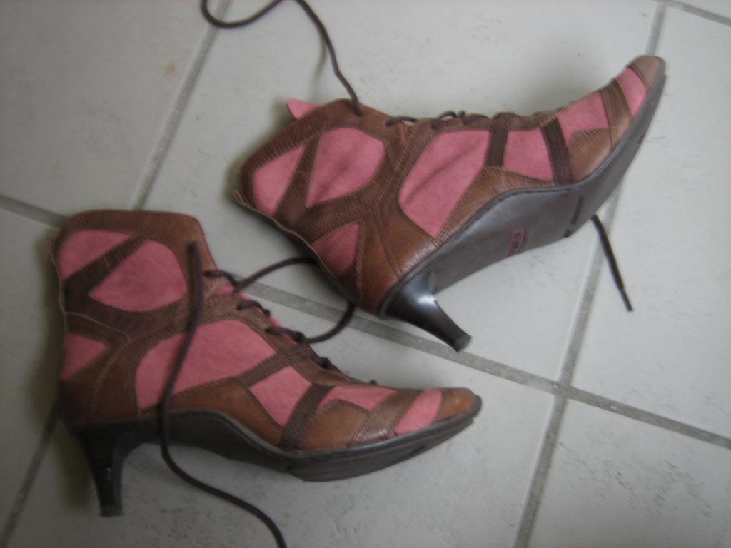 Wow! Extravagante bruin-roze enkellaars DIESEL 38 snazzeys, Kleding | Dames, Verzenden, Lage of Enkellaarzen, Nieuw, Diesel