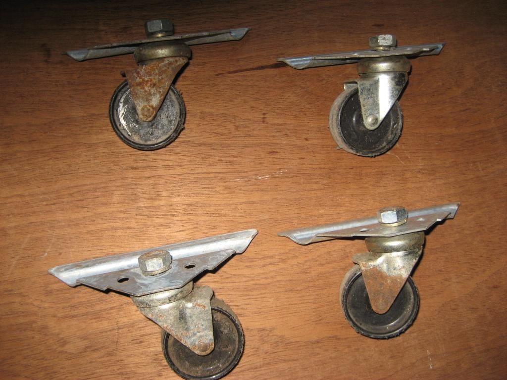 Zwenkwielen 4 stuks diameter 5 cm met bevestigingsmoer M10, Ophalen of Verzenden, Gebruikt