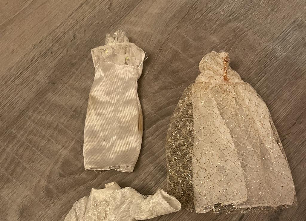 Vintage retro barbiekleding bruidsjurk sindy fleur kleding, Verzamelen, Poppen, Ophalen of Verzenden, Zo goed als nieuw, Kleertjes